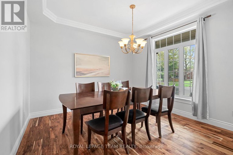 28316771/2377-pine-avenue/manotick-east-to-manotick-station/ottawa/ontario/K4M1B4_21