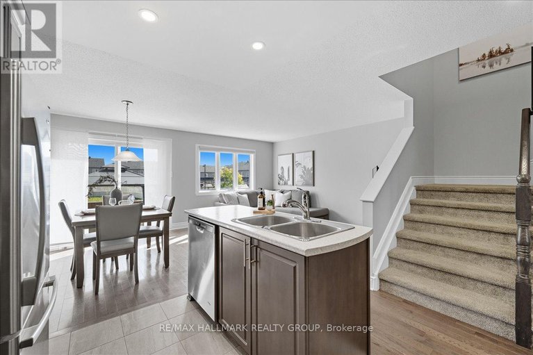 28911459/2354-marble-crescent/town-of-rockland/clarence-rockland/ontario/K4K0H1_8