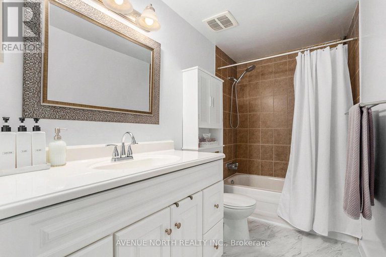 29037172/104-15a-woodvale-green/craig-henrywoodvale/ottawa/ontario/K2G4H1_18