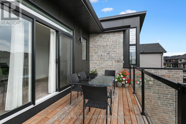 28583429/720-fenwick-way/stonebridge/ottawa/ontario/K2J7E2_35