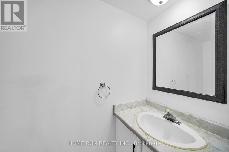 29590749/4-2111-montreal-road/beaconwood/ottawa/ontario/K1J8M8_32