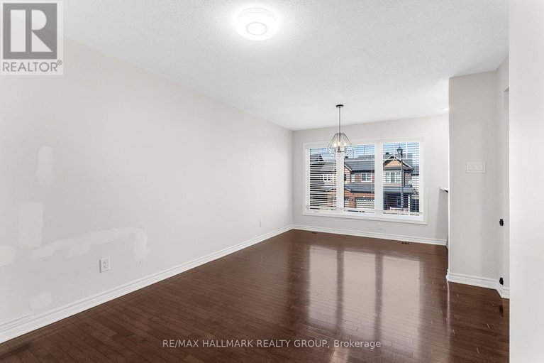 28916020/110-sunshine-crescent/notting-hillsummerside/ottawa/ontario/K4A0V3_15
