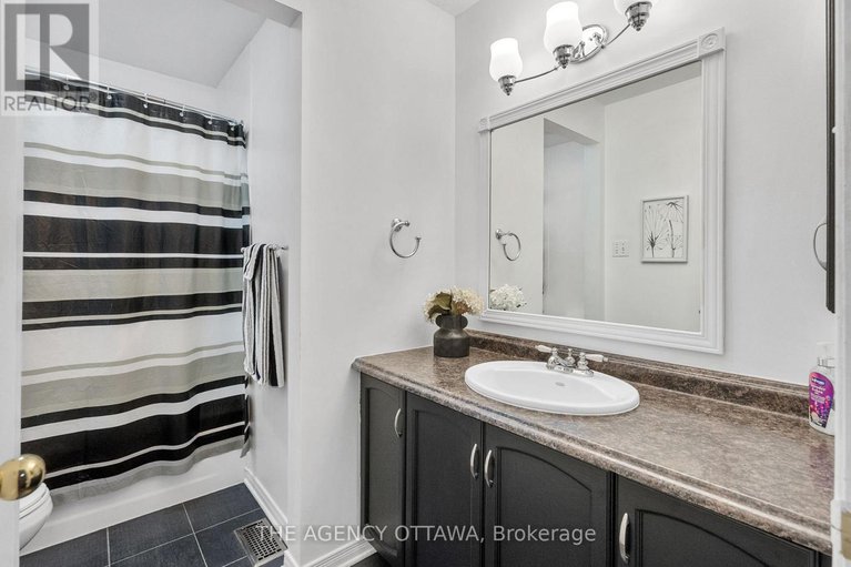 28611358/55-springcreek-crescent/bridlewood/ottawa/ontario/K2M2M2_19
