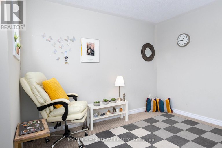 28163521/12-knockaderry-crescent/half-moon-bay/ottawa/ontario/K2C3H2_21