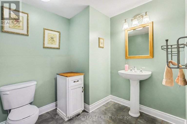 29659900/2370-county-18-road/kemptville/north-grenville/ontario/K0G1J0_27