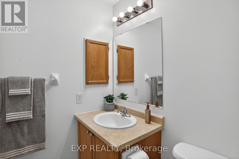 29648103/301-brigitta-street/emerald-meadowstrailwest/ottawa/ontario/K2S0H8_16