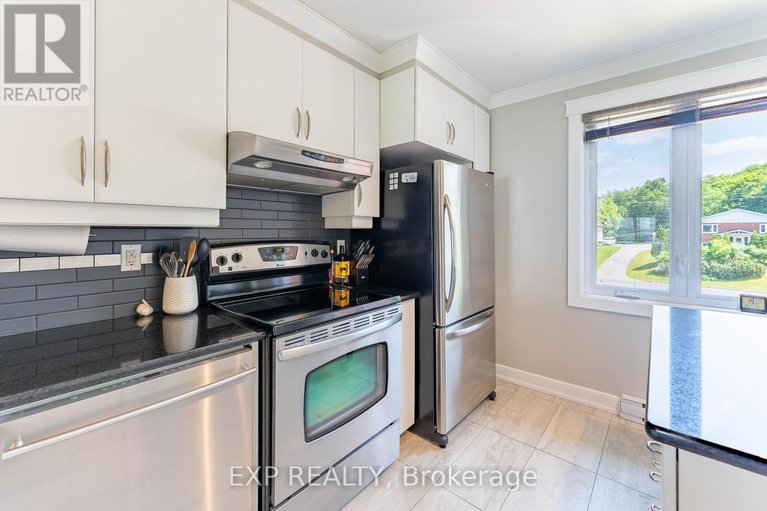 28495905/b6-160-edwards-street/town-of-rockland/clarence-rockland/ontario/K4K1H9_12