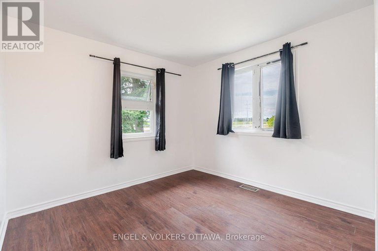 28821514/7321-snake-island-road/osgoode-twp-north-of-reg-rd-6/ottawa/ontario/K4P1N2_21
