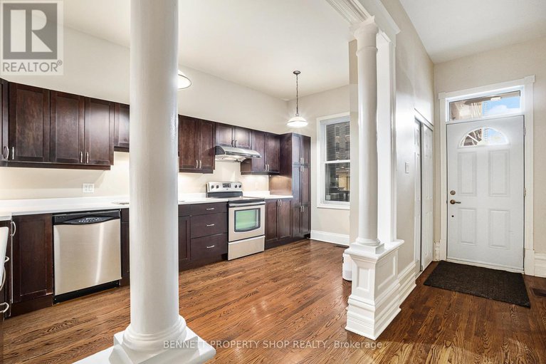 28245606/123-york-street/lower-townbyward-market/ottawa/ontario/K1N5T4_4
