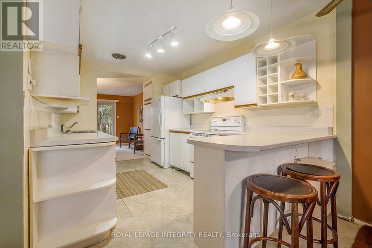 29122142/9-shouldice-crescent/glencairnhazeldean/ottawa/ontario/K2L1M8_9