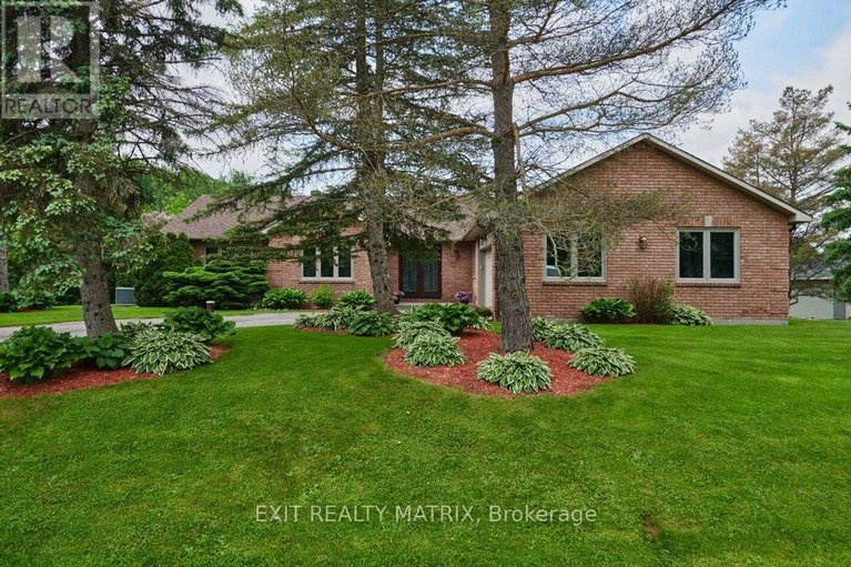 28473522/842-apple-lane/cumberland-ridge/ottawa/ontario/K4C1C1_2
