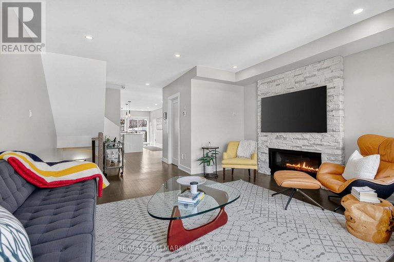 29397820/247b-ferland-street/vanier/ottawa/ontario/K1L7T5_5