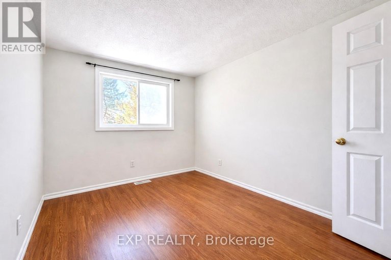 29445569/11c-sonnet-crescent/westcliffe-estates/ottawa/ontario/K2H8W8_26