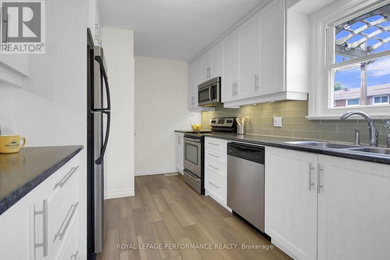 28622582/786-cummings-avenue/castle-heightsrideau-high/ottawa/ontario/K1K2L2_13