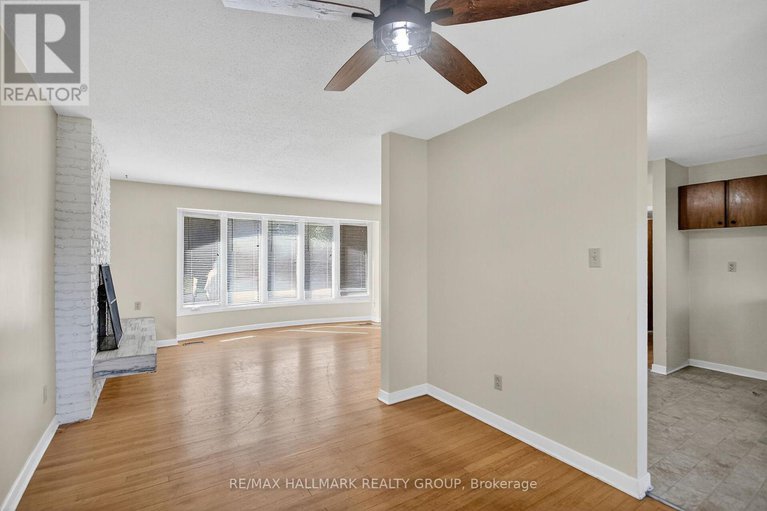28940176/3-sutton-place/city-viewskylinefisher-heightsparkwood-hills/ottawa/ontario/K2E5G1_8