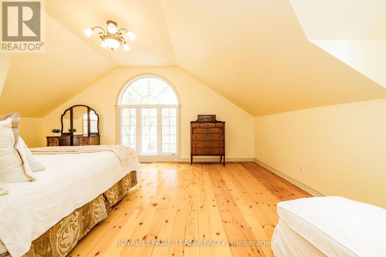 29098667/3651-burritts-rapids-road/north-grenville-twp-kemptville-south/north-grenville/ontario/K0G1N0_26