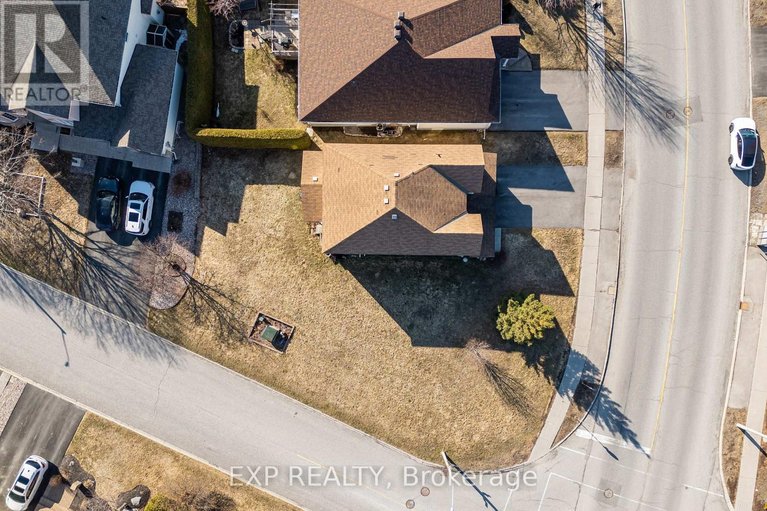 29636240/356-west-ridge-drive/stittsville-south/ottawa/ontario/K2S2G8_35
