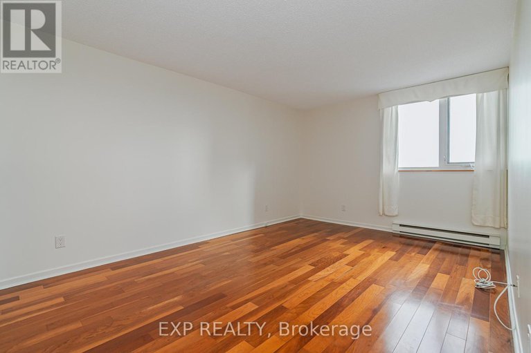 29036089/2305-2305-1500-riverside-drive/riverview-park/ottawa/ontario/K1G4J4_17