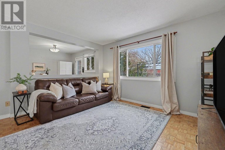 29280651/23-spearman-lane/glencairnhazeldean/ottawa/ontario/K2L1Y6_6