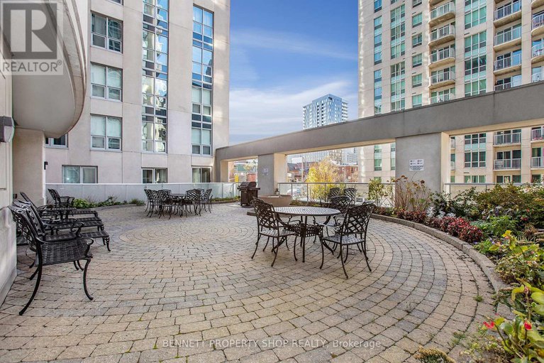 28184809/807-242-rideau-street/sandy-hill/ottawa/ontario/K1N0B7_14