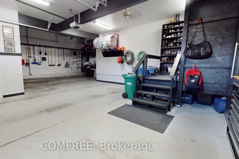 29132949/70-wilderness-way/stittsville-north/ottawa/ontario/K2S2E3_32