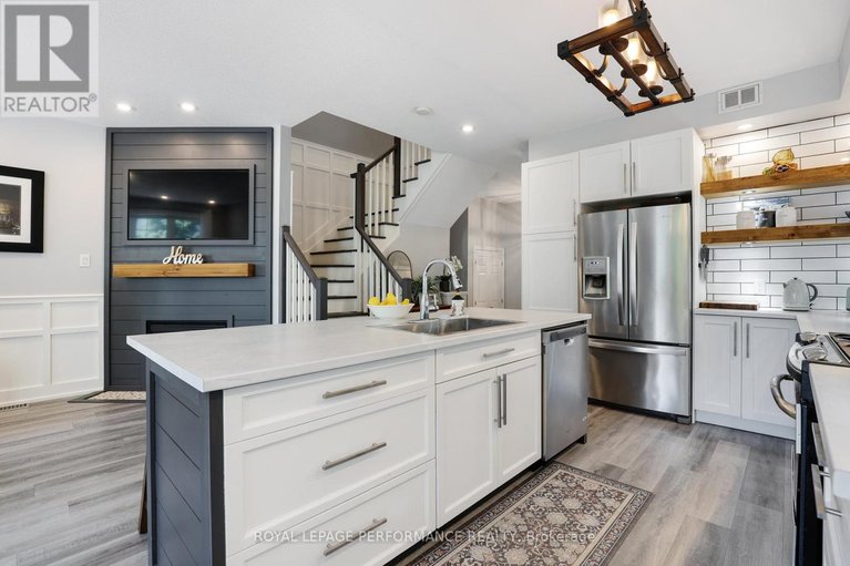 29451850/104-hillman-marsh-way/blossom-parkkemp-parkfindlay-creek/ottawa/ontario/K1T0B1_15