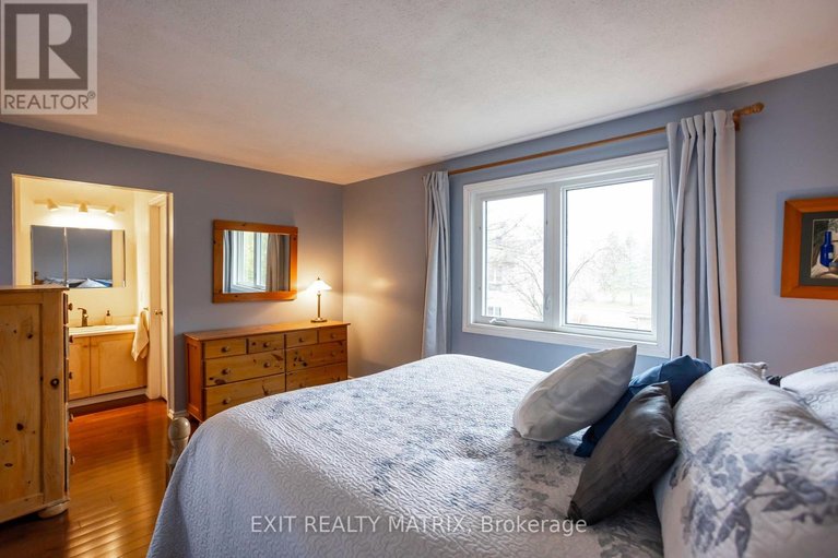 29636686/555-apollo-way/fallingbrookpineridge/ottawa/ontario/K4A1V1_21