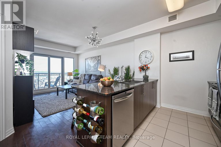 29407953/1906-90-landry-street/vanier/ottawa/ontario/K1L0A9_15