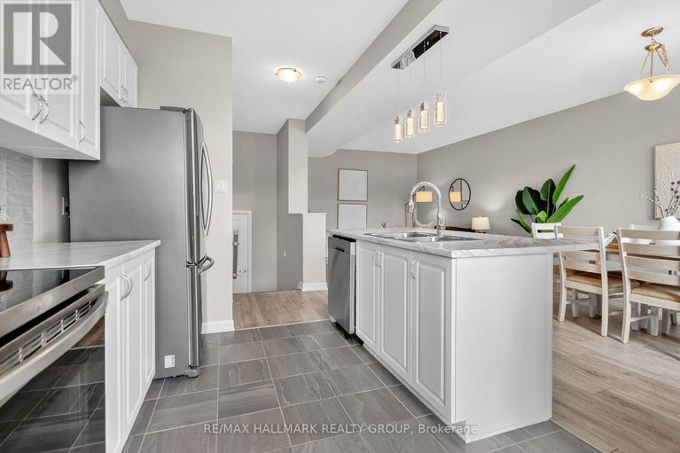 29577723/58-teelin-circle/half-moon-bay/ottawa/ontario/K2J6T9_21