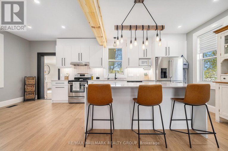 28634699/33-river-road/mcnabbraeside-twps/mcnabbraeside/ontario/K7S1R3_10
