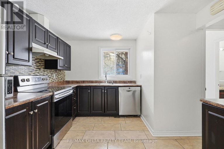 29339118/7877-jeanne-darc-boulevard-n/orleans-wood/ottawa/ontario/K1C2J1_8