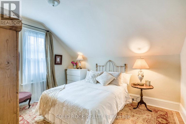 28568795/33a-and-33b-napoleon-street/carleton-place/carleton-place/ontario/K7C2X4_23