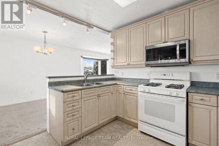 29302413/3-domus-crescent/lynwood-village/ottawa/ontario/K2H6A3_17