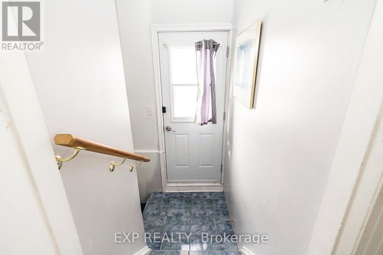 29436487/1052-notre-dame-street/embrun/russell/ontario/K0A1W1_17