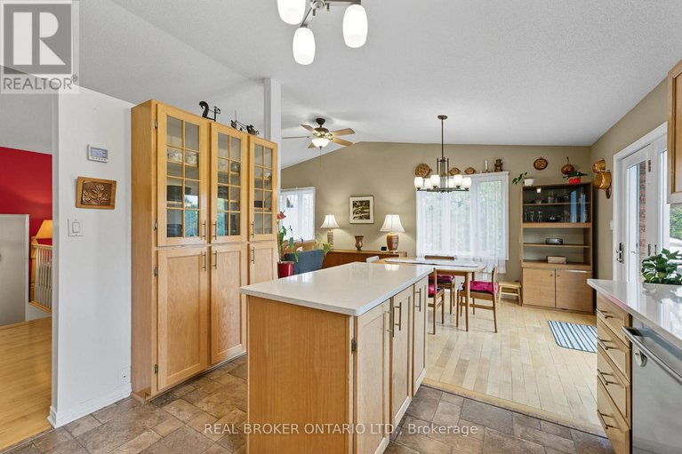 29420694/18-smith-road/north-grenville-twp-kemptville-south/north-grenville/ontario/K0G1T0_19