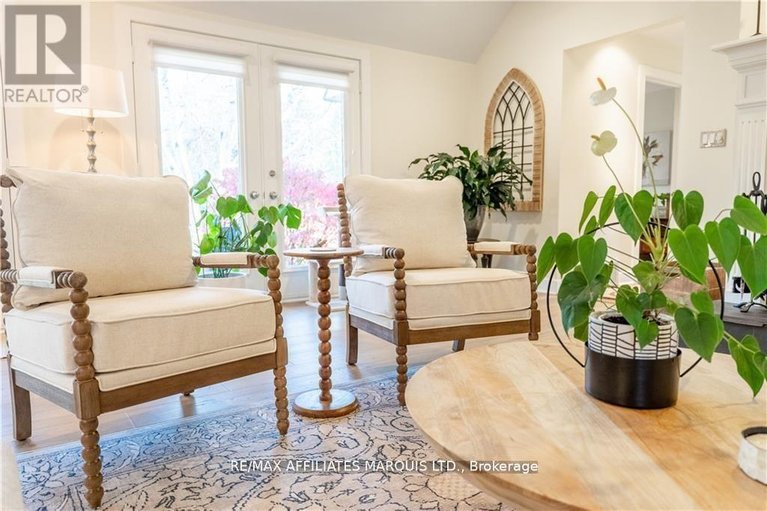 29664114/18537-stonehouse-point-road/south-glengarry-charlottenburgh-twp/south-glengarry/ontario/K6H5R5_8