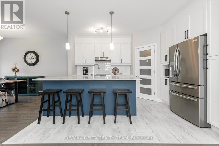 29328717/688-geneva-crescent/embrun/russell/ontario/K0A1W0_12