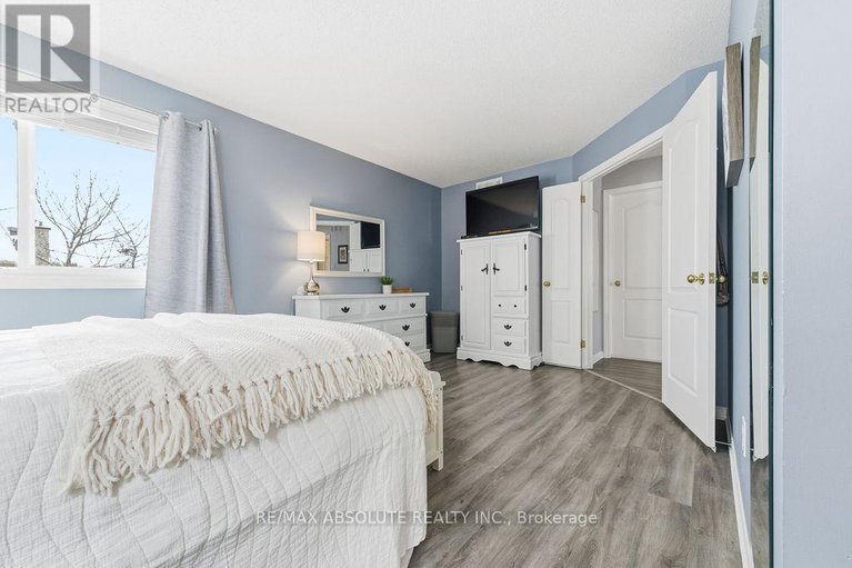 29423086/6145-lariviere-crescent/orleans-village/ottawa/ontario/K1W1C6_18