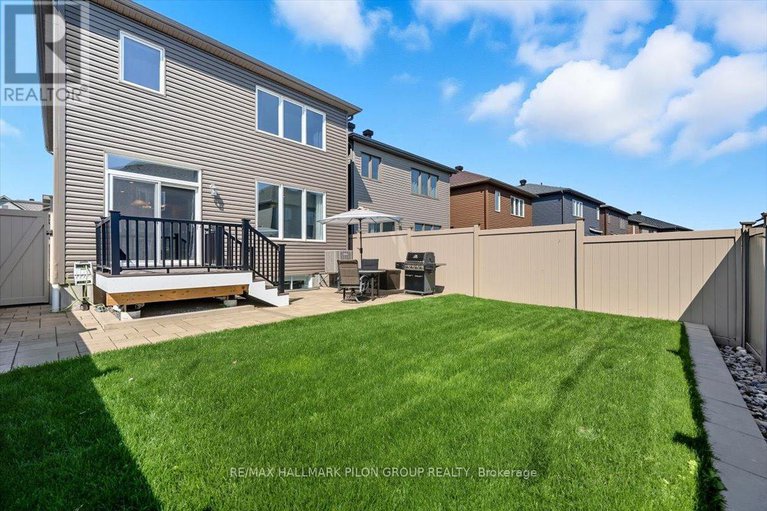 28853610/690-decoeur-drive/avalon-west/ottawa/ontario/K4A1H1_26