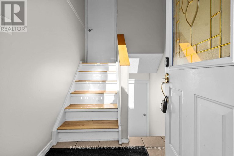 29004892/82-glamorgan-drive/glencairnhazeldean/ottawa/ontario/K2L1R4_17
