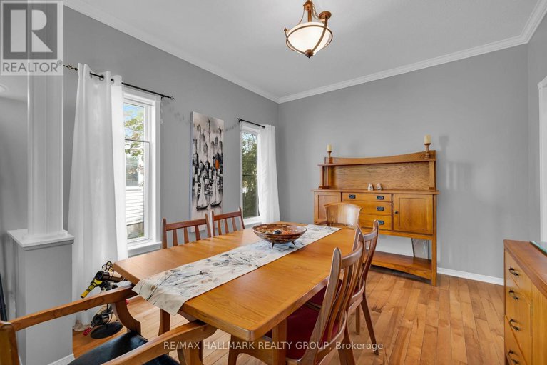 28476381/4136-wolfe-point-way/riverside-southgloucester-glen/ottawa/ontario/K1V1P4_9