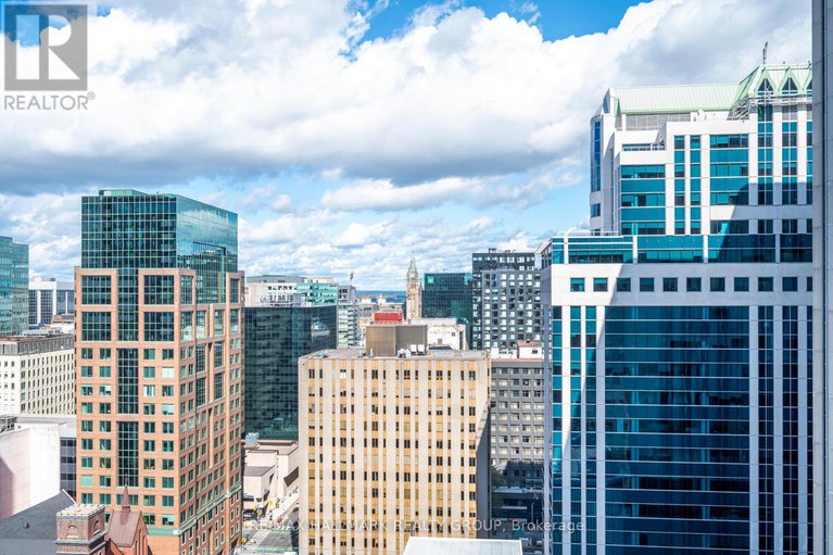 29105496/1904-179-metcalfe-street/ottawa-centre/ottawa/ontario/K2P1P7_18