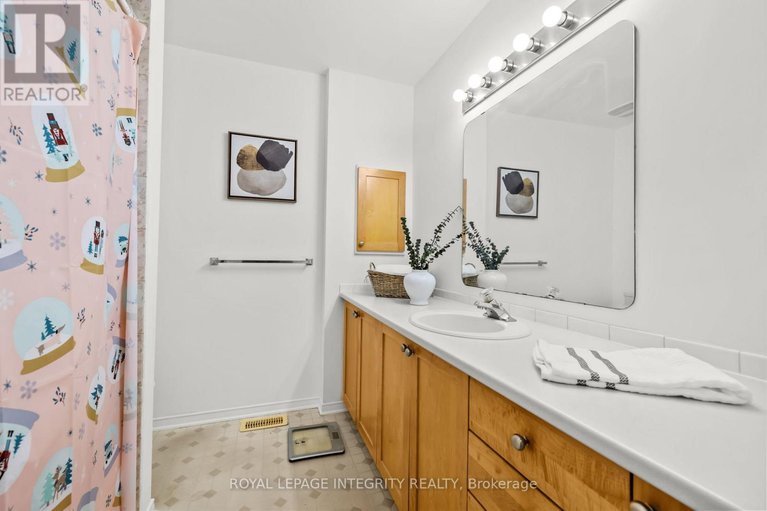 29613819/6383-sablewood-place/chapel-hill/ottawa/ontario/K1C7M3_19