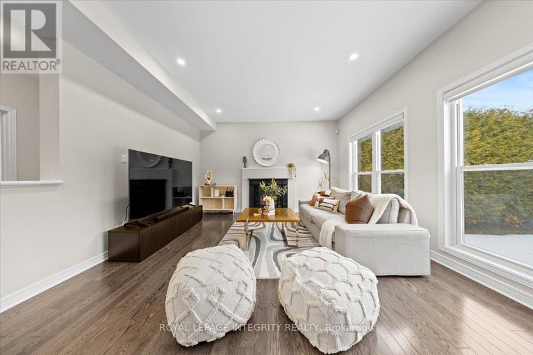 29259363/32-eliza-crescent/stittsville-south/ottawa/ontario/K2S2A3_13