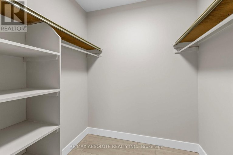 28995310/73b-750-st-andre-drive/hiawatha-parkconvent-glen/ottawa/ontario/K1C4R8_18