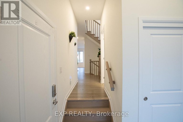 29126984/137-maynooth-court/half-moon-bay/ottawa/ontario/K2J6Y4_3