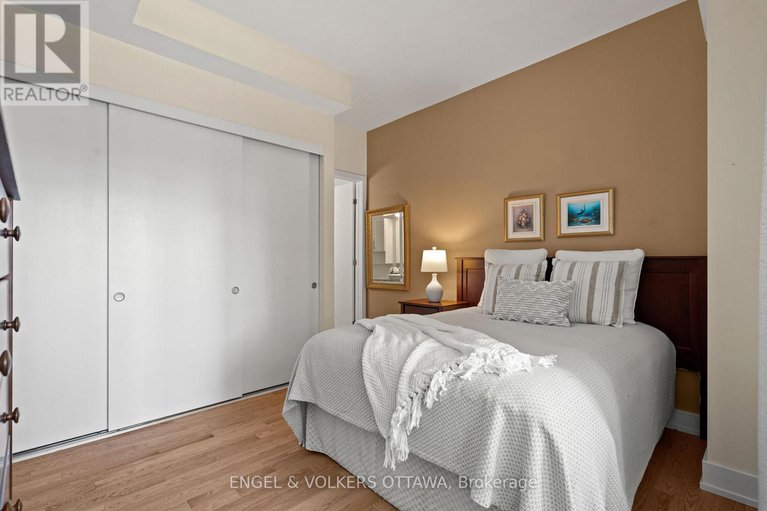 28995603/207-100-champagne-avenue-s/west-centre-town/ottawa/ontario/K1S4P4_21
