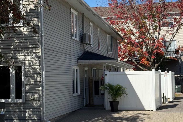 E - 1033 Cummings Avenue