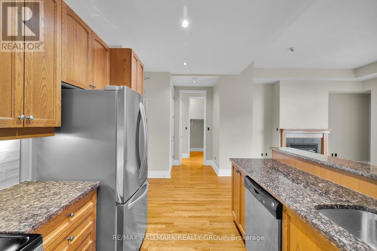 28579122/ph5-330-loretta-avenue-s/west-centre-town/ottawa/ontario/K1S4E8_28
