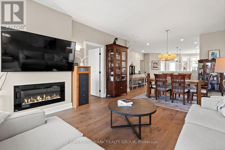 29046971/211-maygrass/remainder-of-stittsville-area/ottawa/ontario/K2S2K5_14